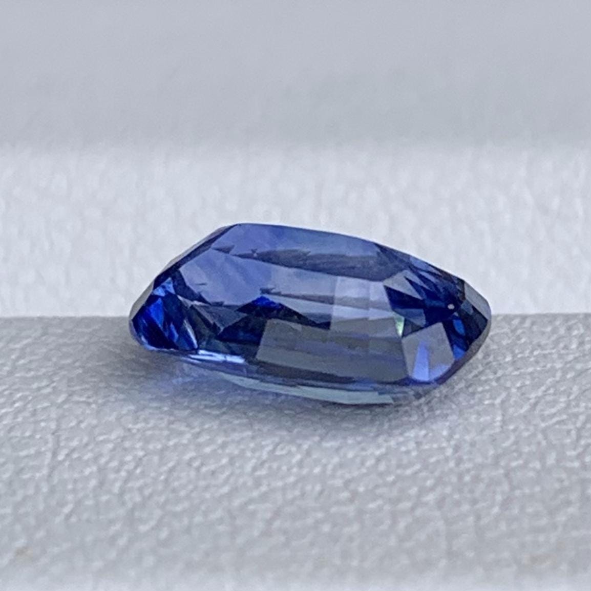 Natural Cushion Cut Cornflower Blue Sapphire 2.14ct - (H)