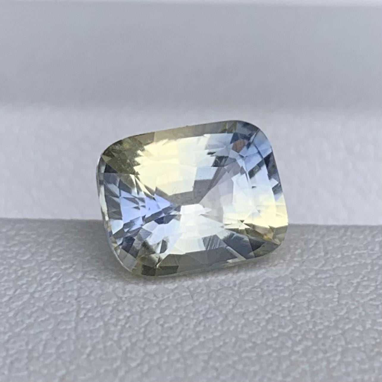 Natural Cushion Cut Bi Color Sapphire 2.06ct - (UH)
