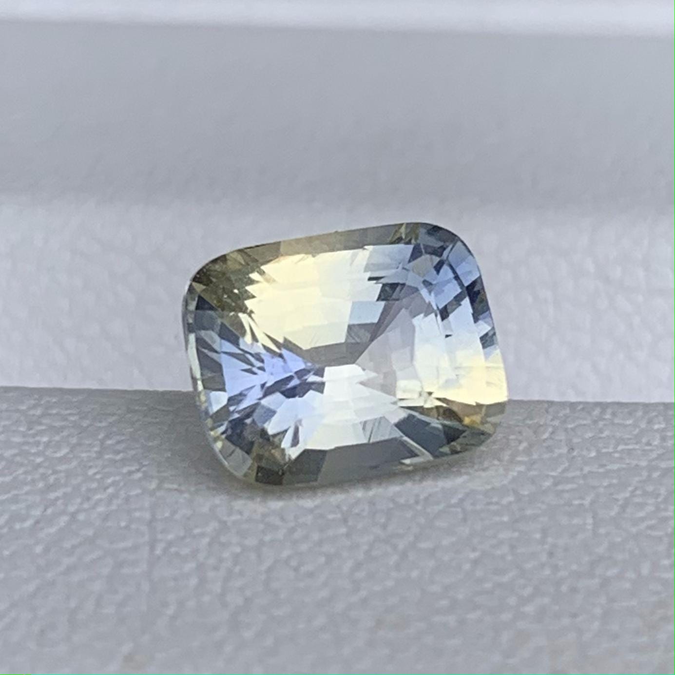 Natural Cushion Cut Bi Color Sapphire 2.06ct - (UH)