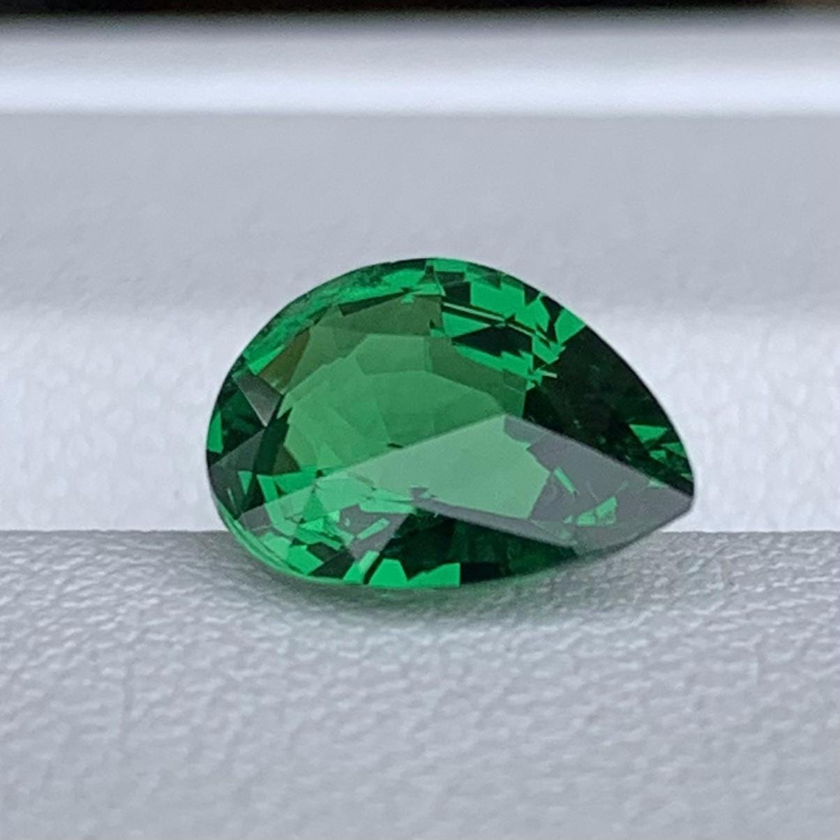 Natural Pear Cut Vivid Green Tsavorite Garnet 2.02ct - (UH)
