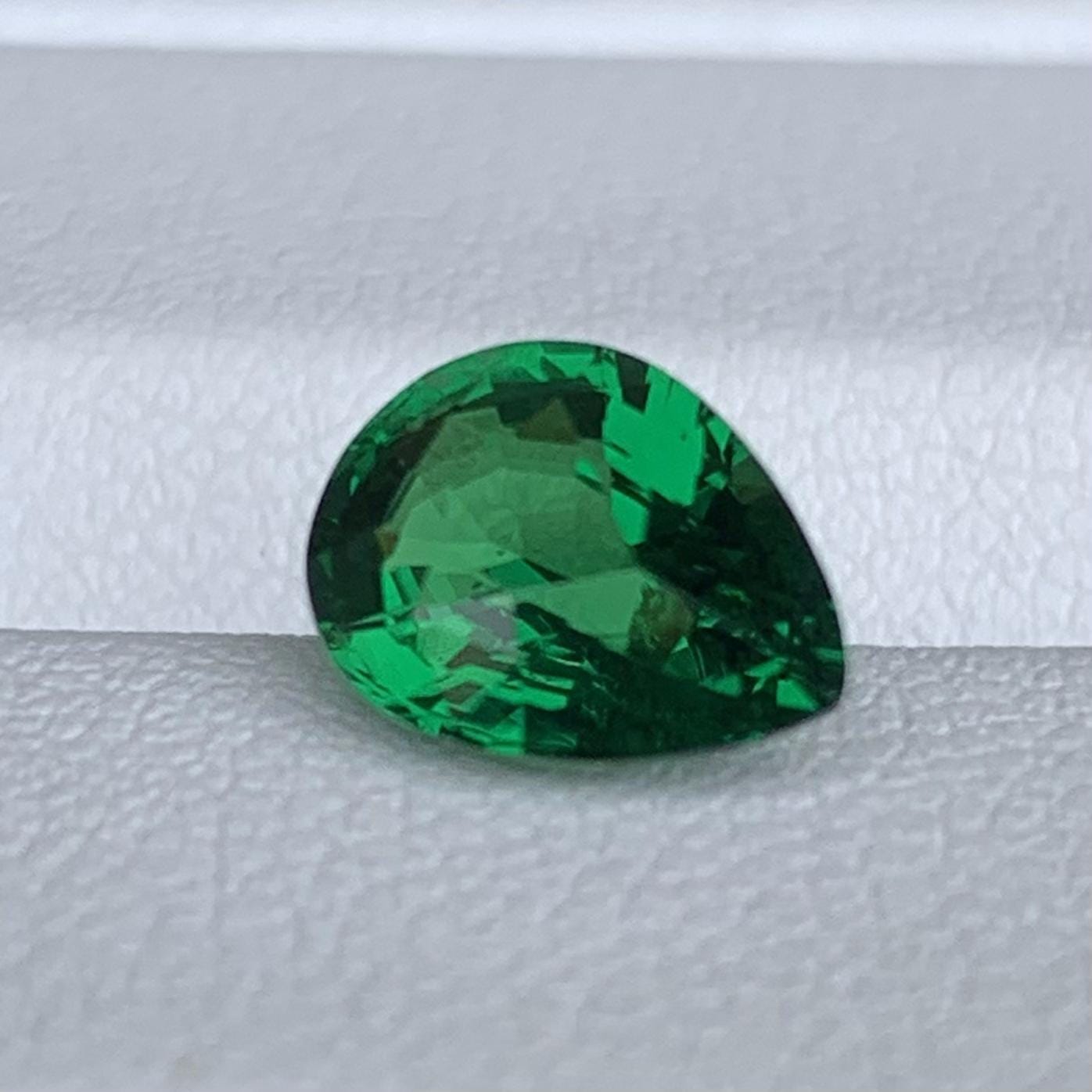 Natural Pear Cut Vivid Green Tsavorite Garnet 2.02ct - (UH)