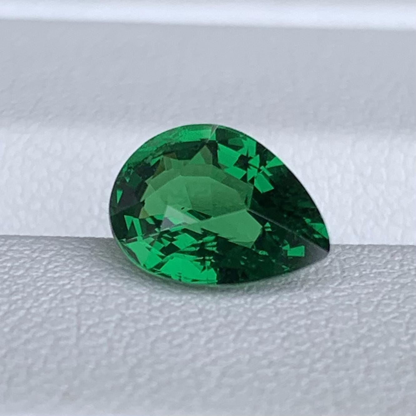 Natural Pear Cut Vivid Green Tsavorite Garnet 2.02ct - (UH)