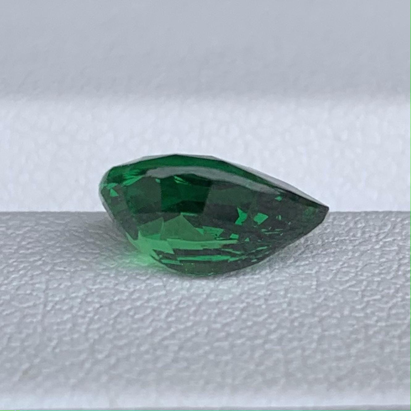 Natural Pear Cut Vivid Green Tsavorite Garnet 2.02ct - (UH)