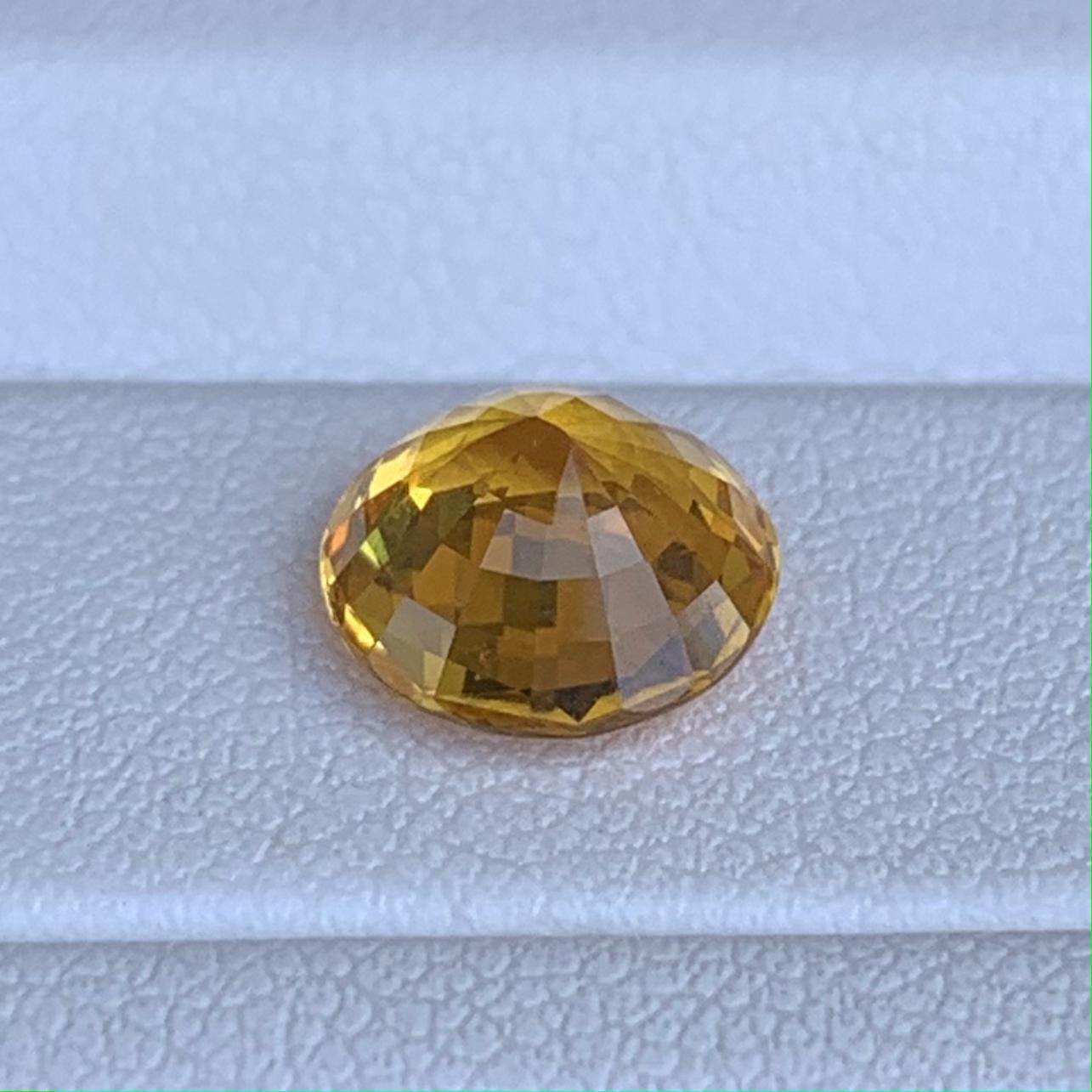 Natural Round Cut Golden Yellow Sapphire 3.03ct - (H)