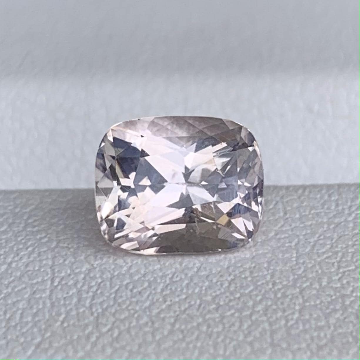 Natural Peach Sapphire 2.09ct - (H) - Baza Boutique