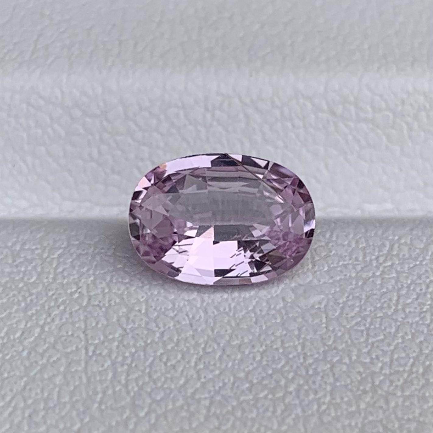 Natural Peach Sapphire 1.51ct - (H) - Baza Boutique
