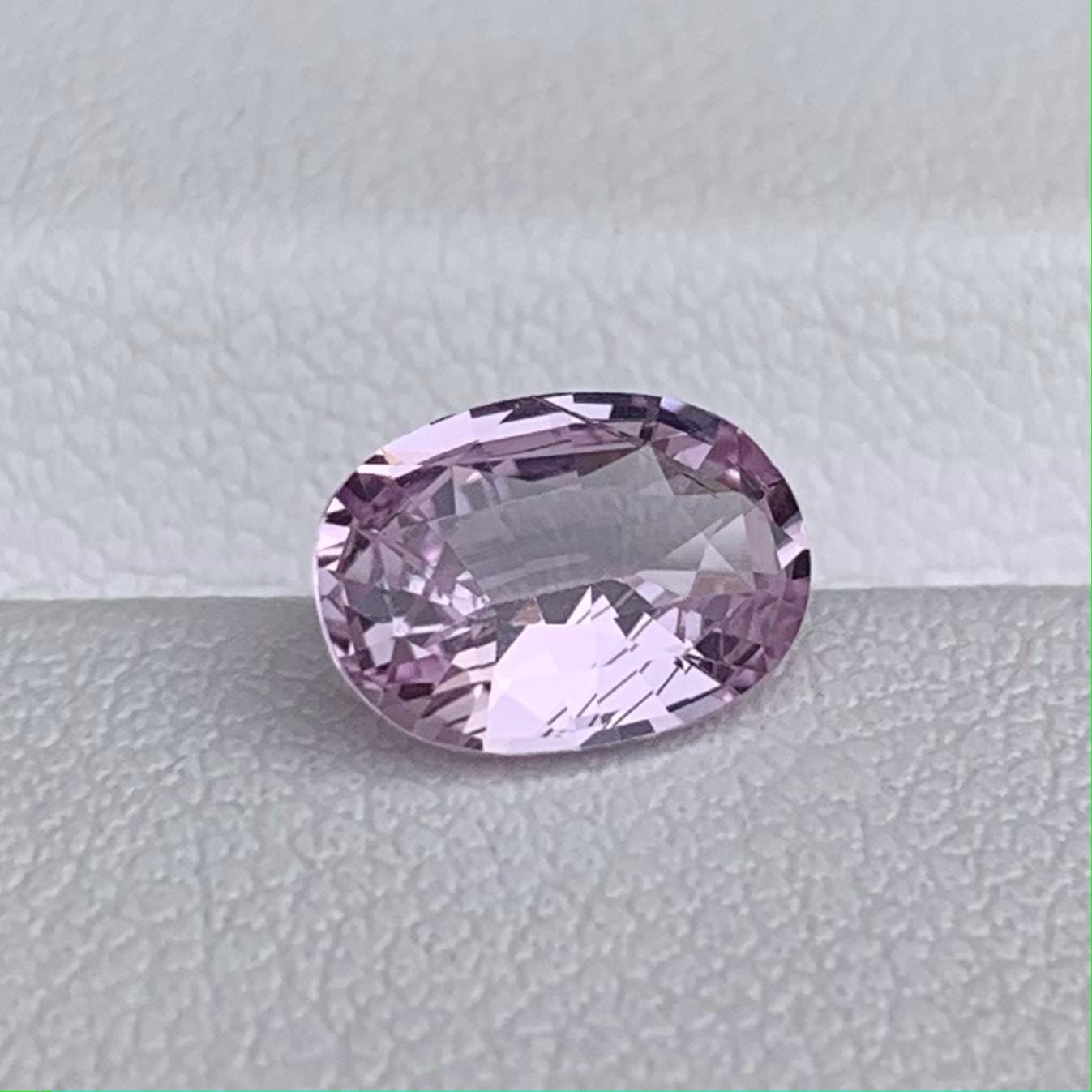 Natural Peach Sapphire 1.51ct - (H) - Baza Boutique