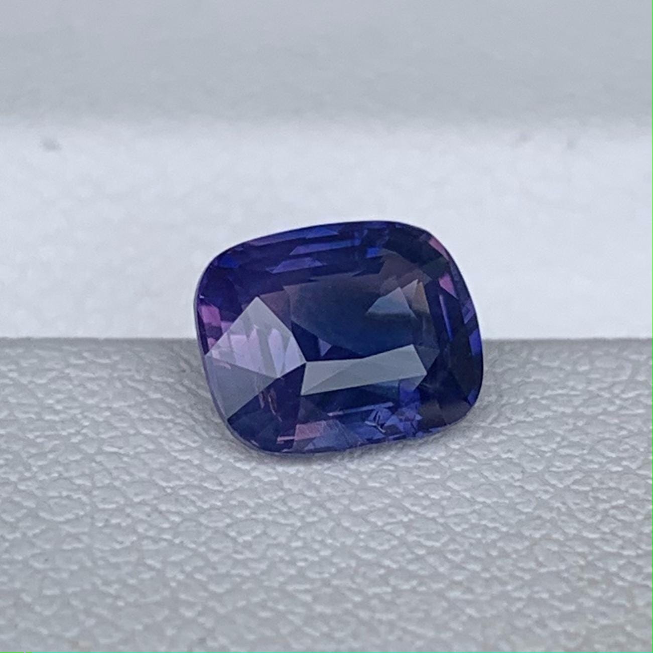 Rare Purple Blue Bi Color Sapphire 1.55ct - (UH)
