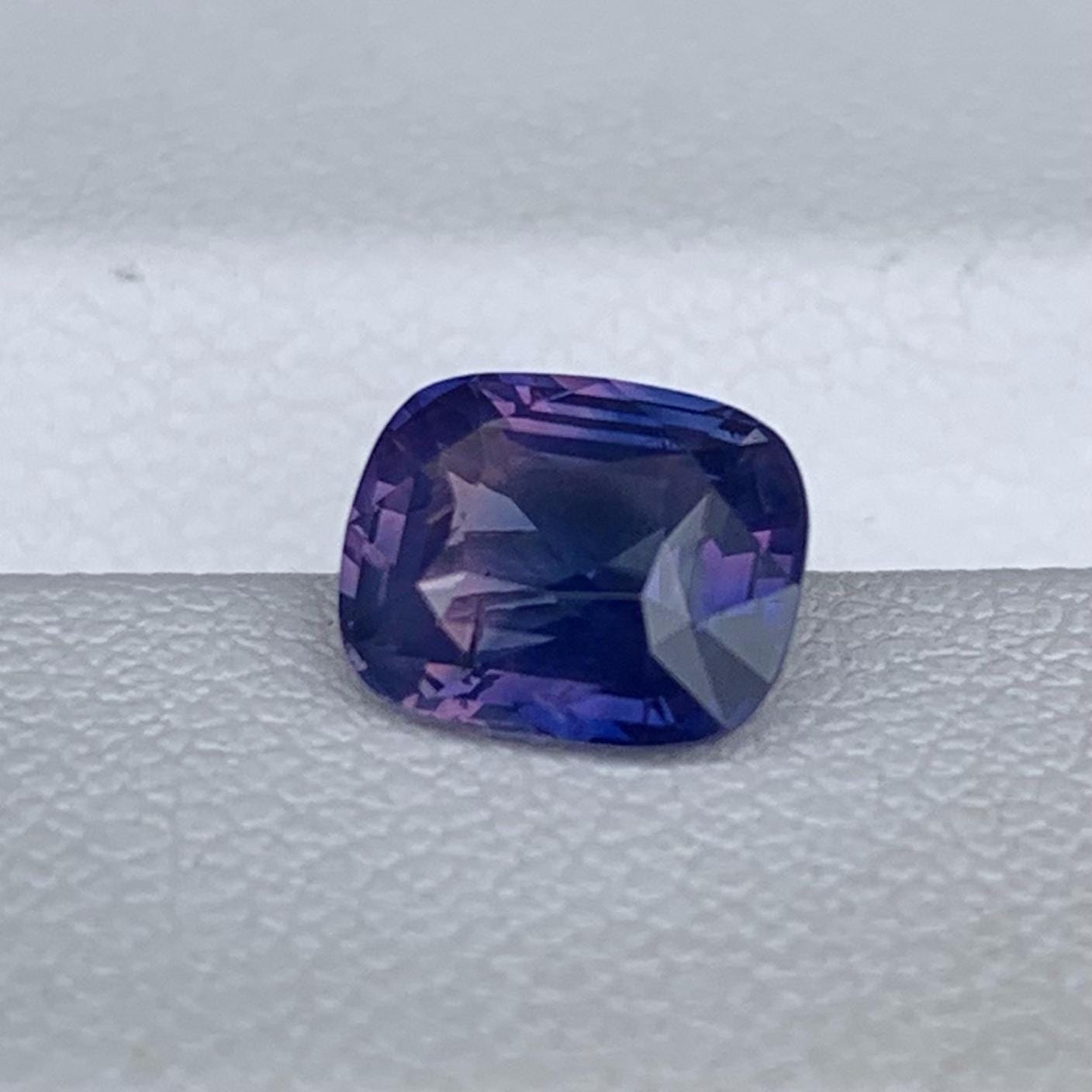 Rare Purple Blue Bi Color Sapphire 1.55ct - (UH)