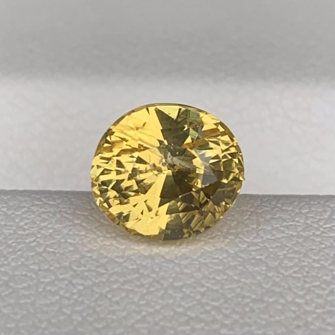 Natural Yellow Sapphire 2.60ct - (UH) - Baza Boutique