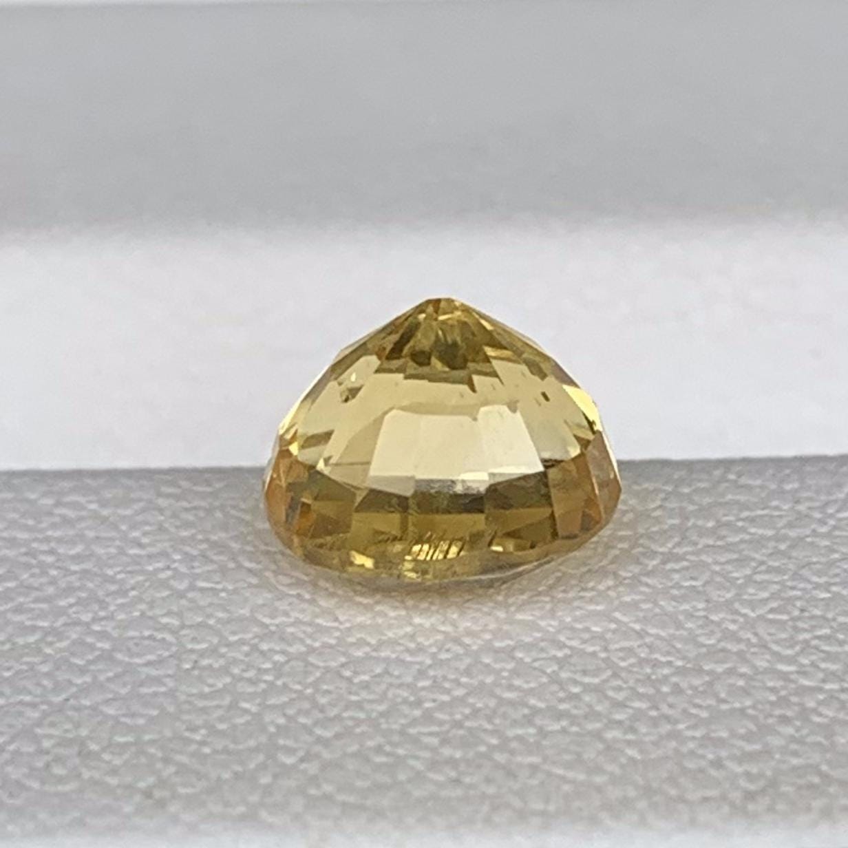 Natural Yellow Sapphire 2.60ct - (UH) - Baza Boutique