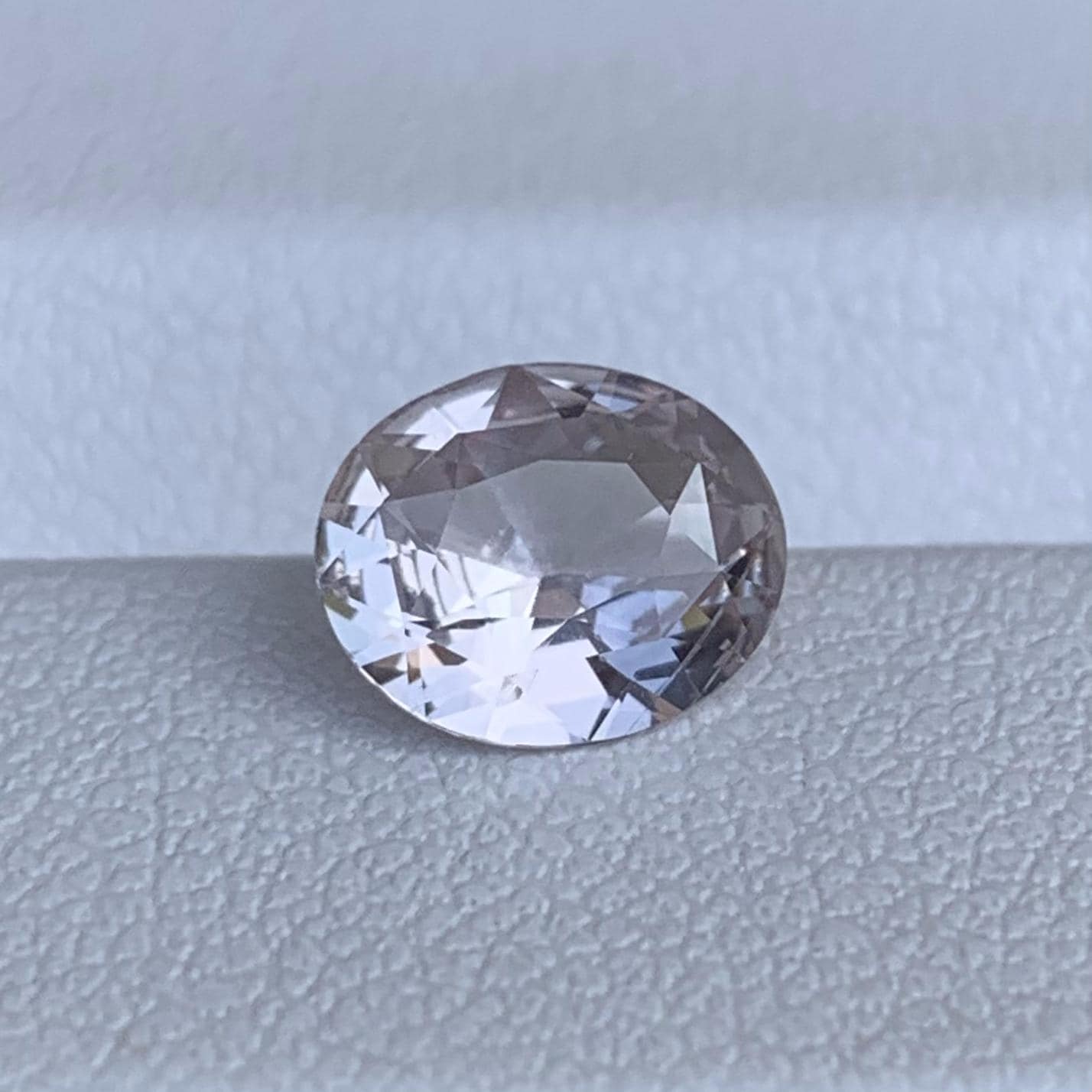 Natural Peach Sapphire 1.48ct - (H) - Baza Boutique