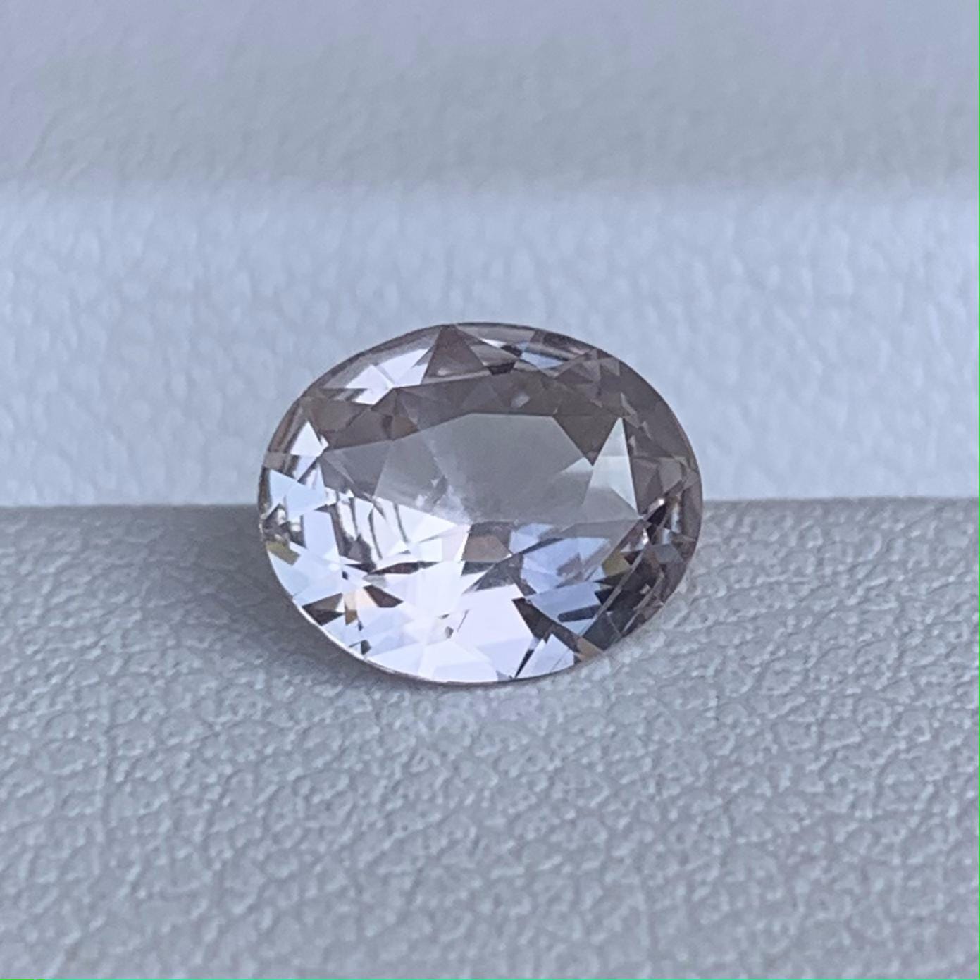 Natural Peach Sapphire 1.48ct - (H) - Baza Boutique
