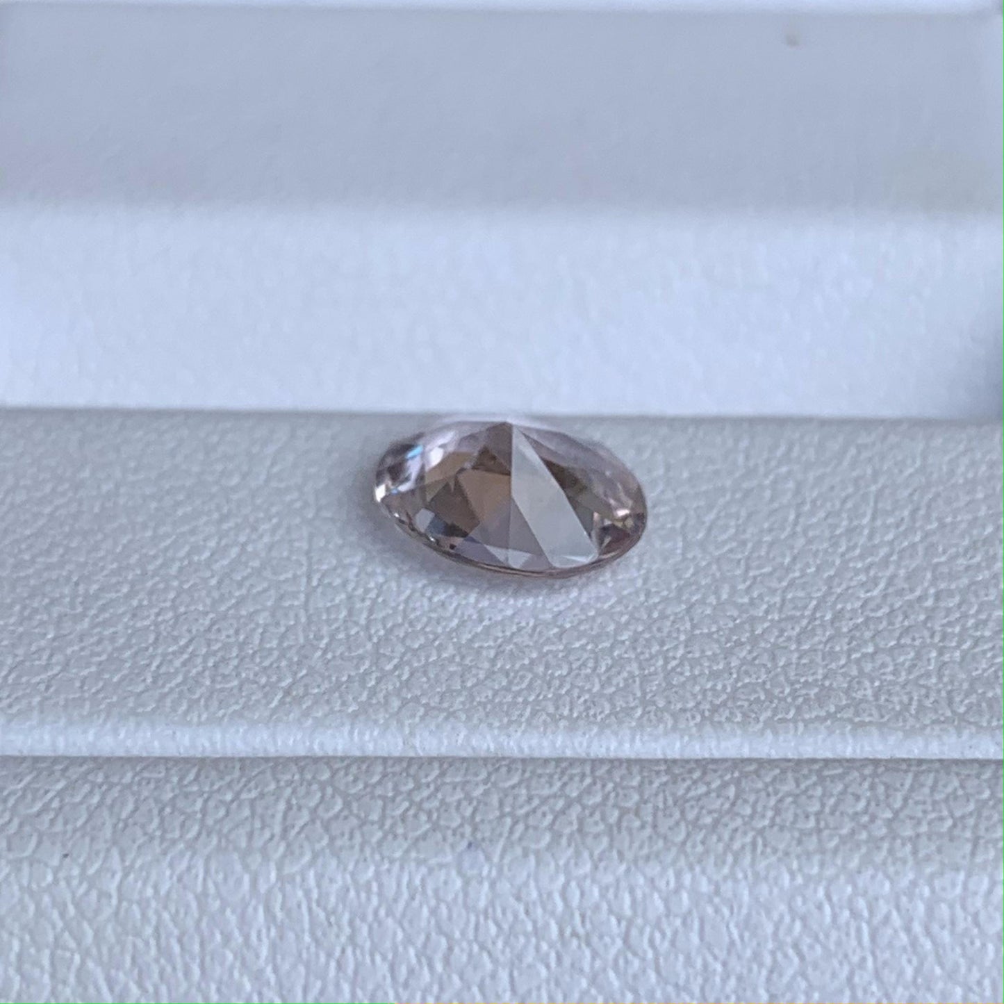 Natural Peach Sapphire 1.48ct - (H) - Baza Boutique