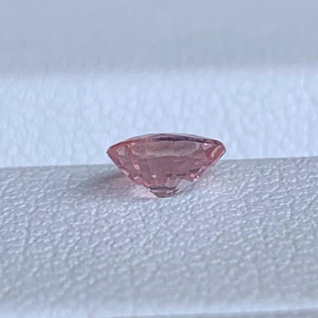 Natural Orangish Pink Padparadscha Sapphire 0.45ct - (UH)
