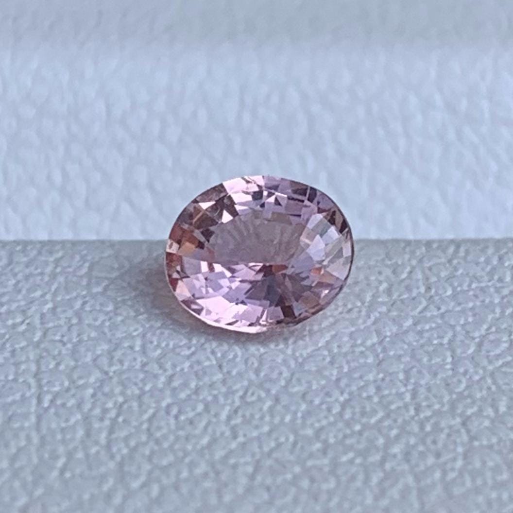 Natural Orangish Pink Padparadscha Sapphire 0.45ct - (UH)