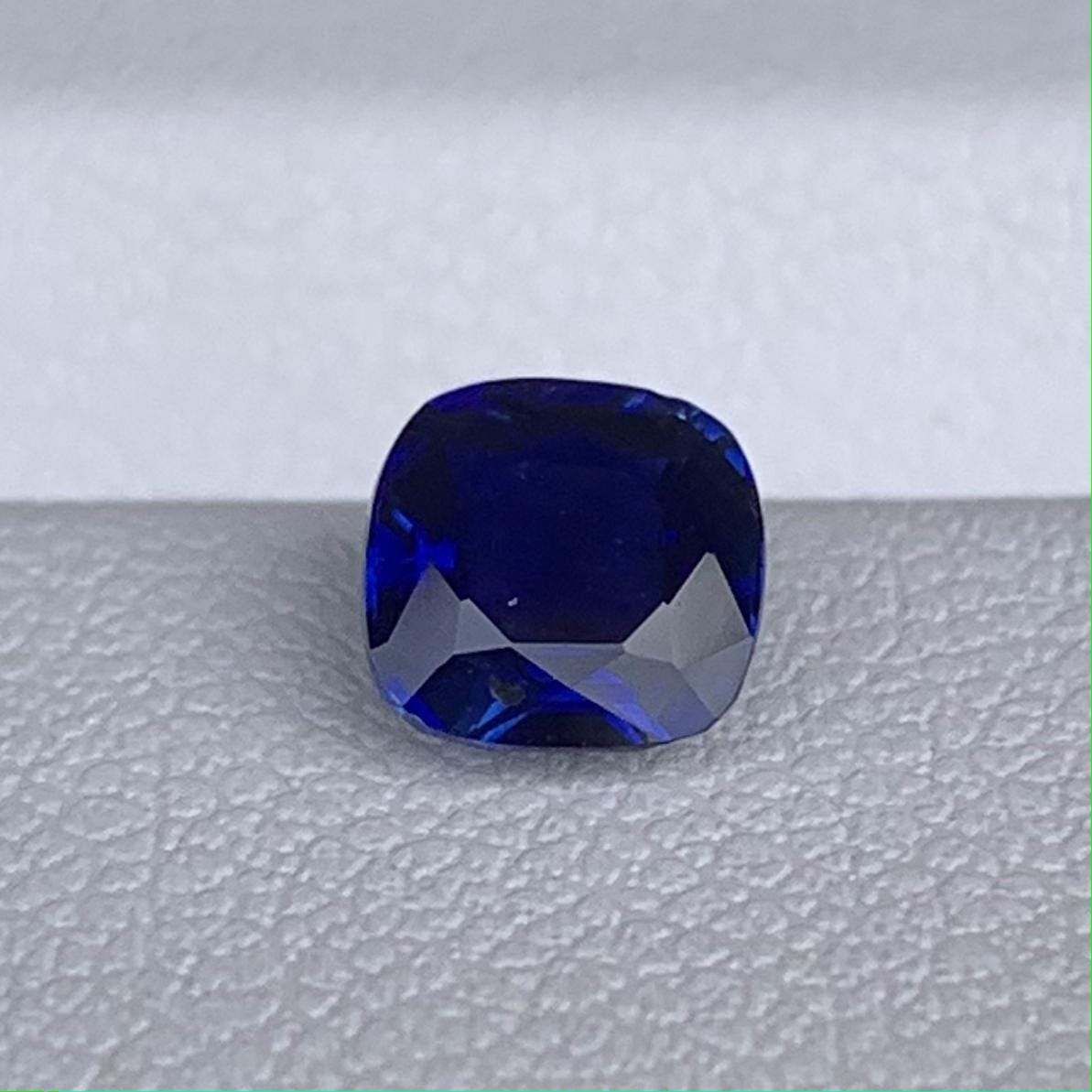 Natural Ceylon Royal Blue Sapphire 1.01ct - (H) - Baza Boutique