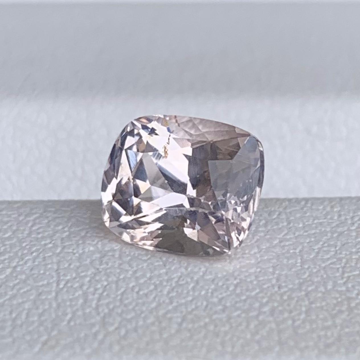 Natural Peach Sapphire 2.09ct - (H) - Baza Boutique