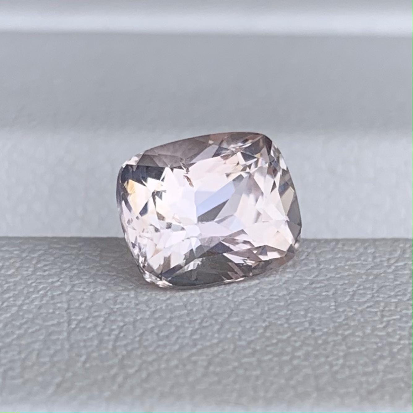 Natural Peach Sapphire 2.09ct - (H) - Baza Boutique
