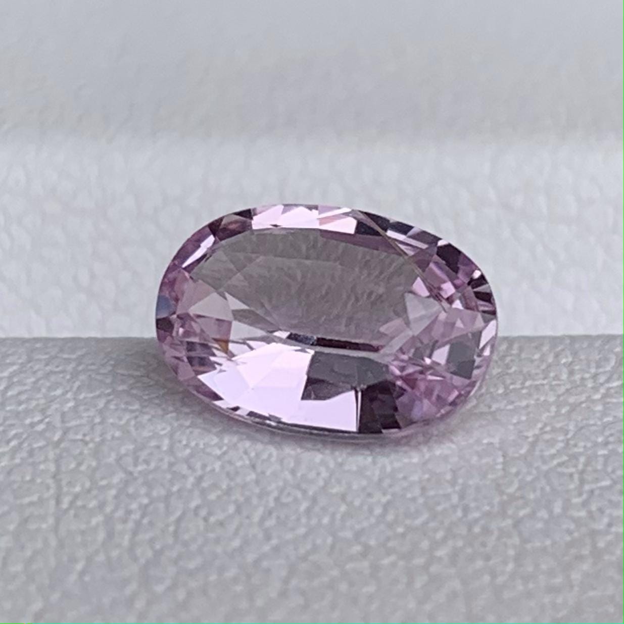 Natural Peach Sapphire 1.51ct - (H) - Baza Boutique