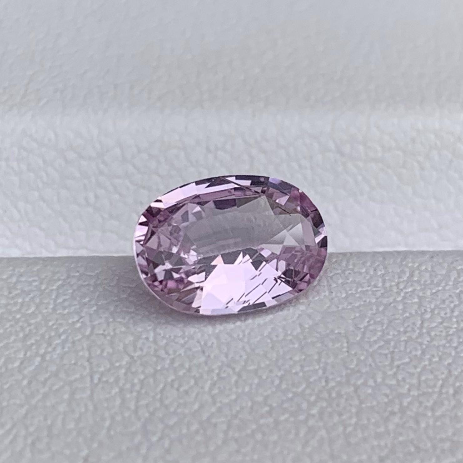 Natural Peach Sapphire 1.51ct - (H) - Baza Boutique