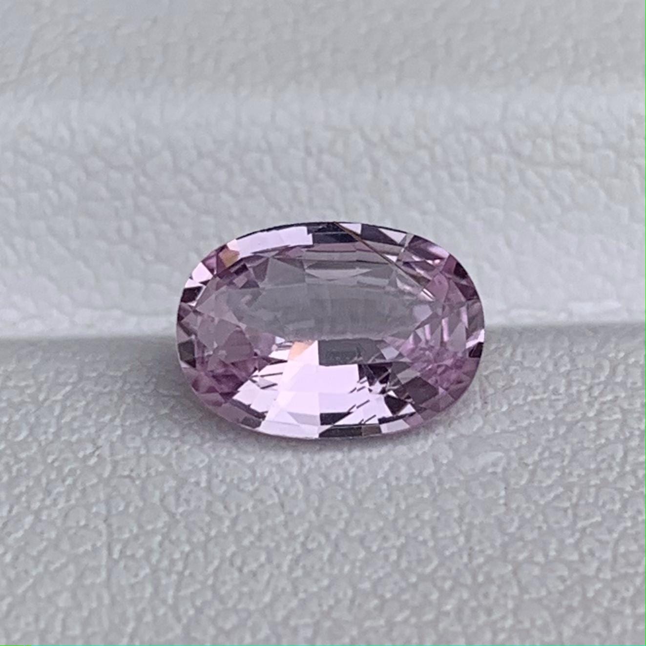 Natural Peach Sapphire 1.51ct - (H) - Baza Boutique