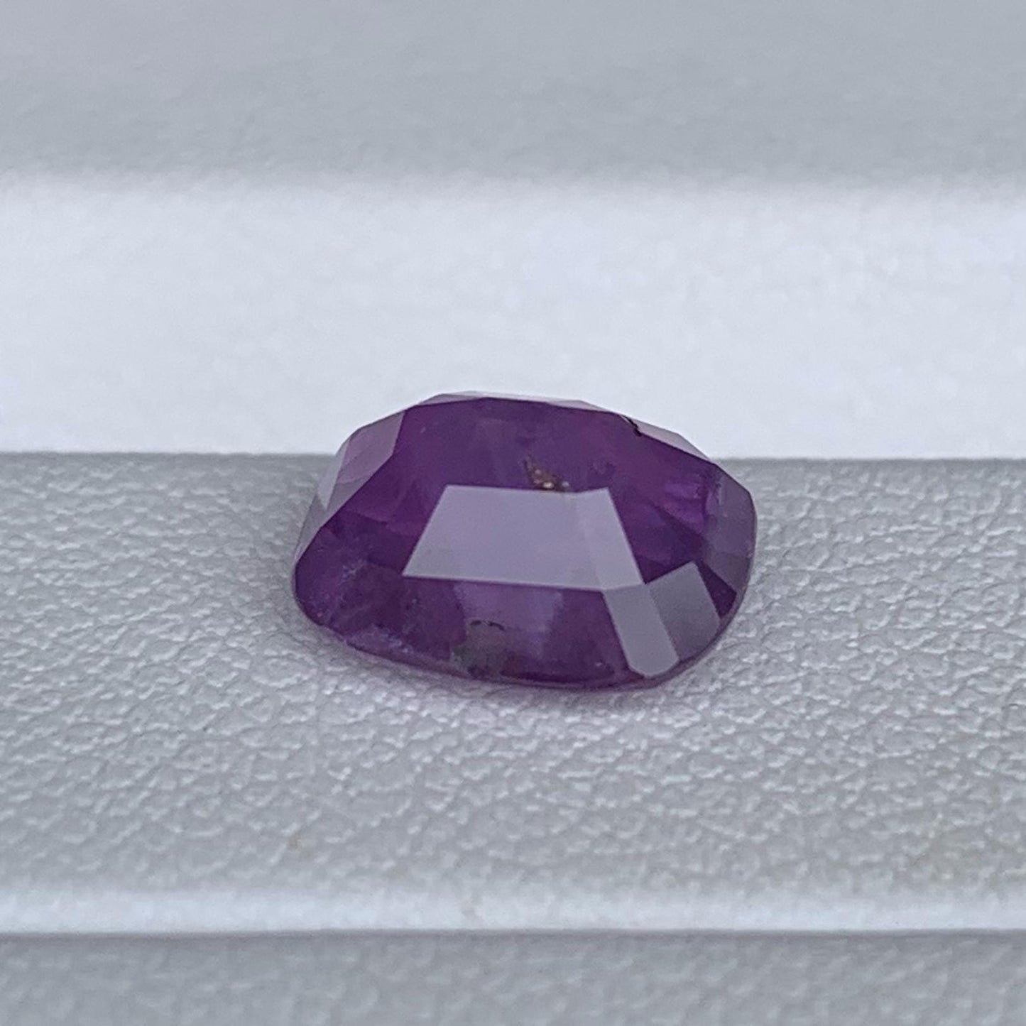 Natural Purple Sapphire 3.15ct - (UH) - Baza Boutique
