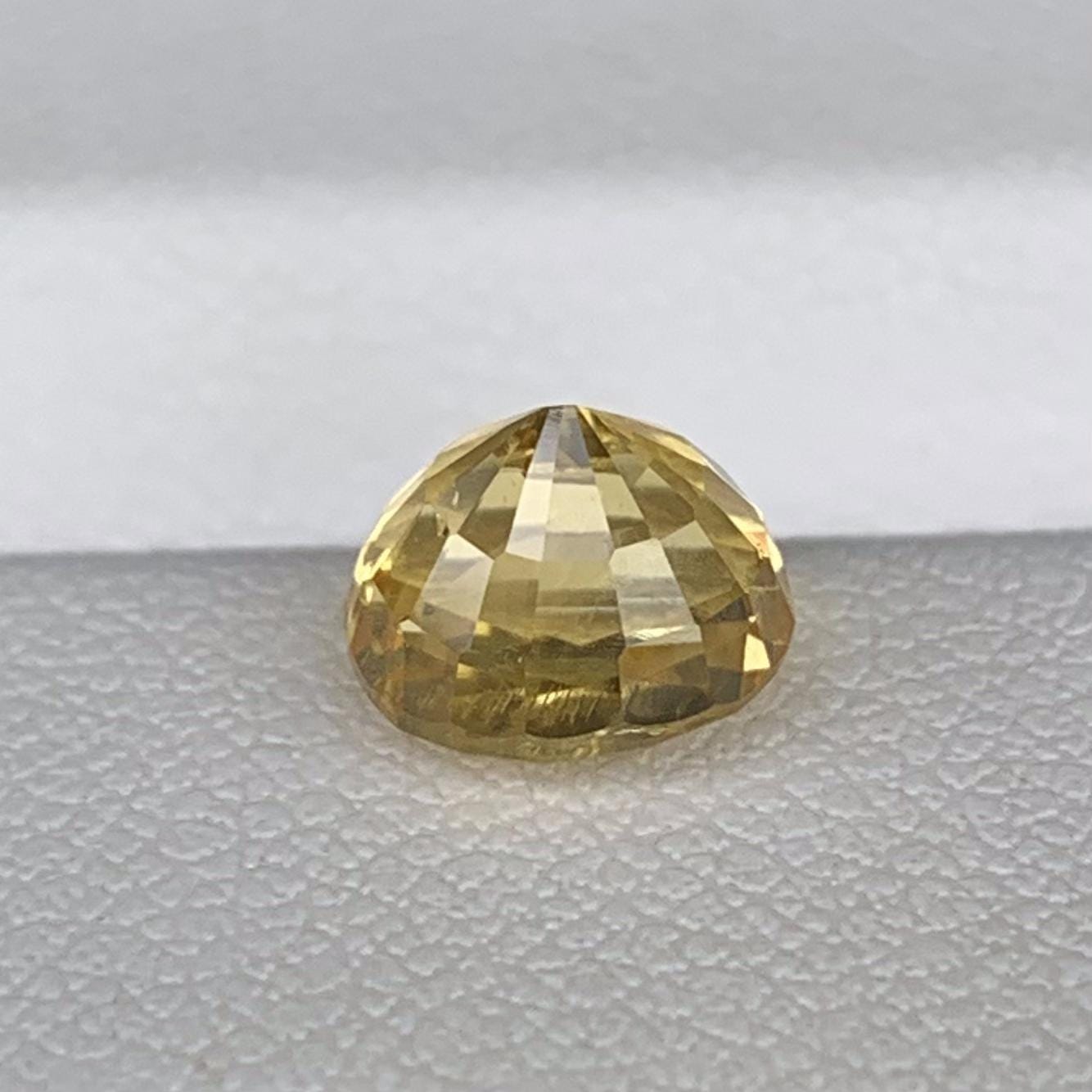Natural Yellow Sapphire 2.60ct - (UH) - Baza Boutique