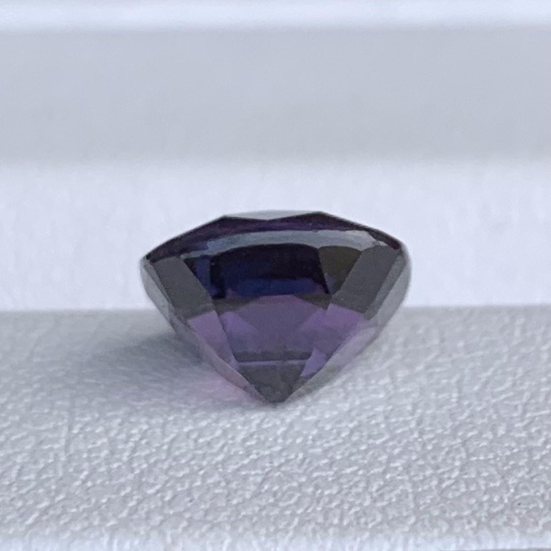 Natural Bi Color Sapphire 2.35ct - (H) - Baza Boutique