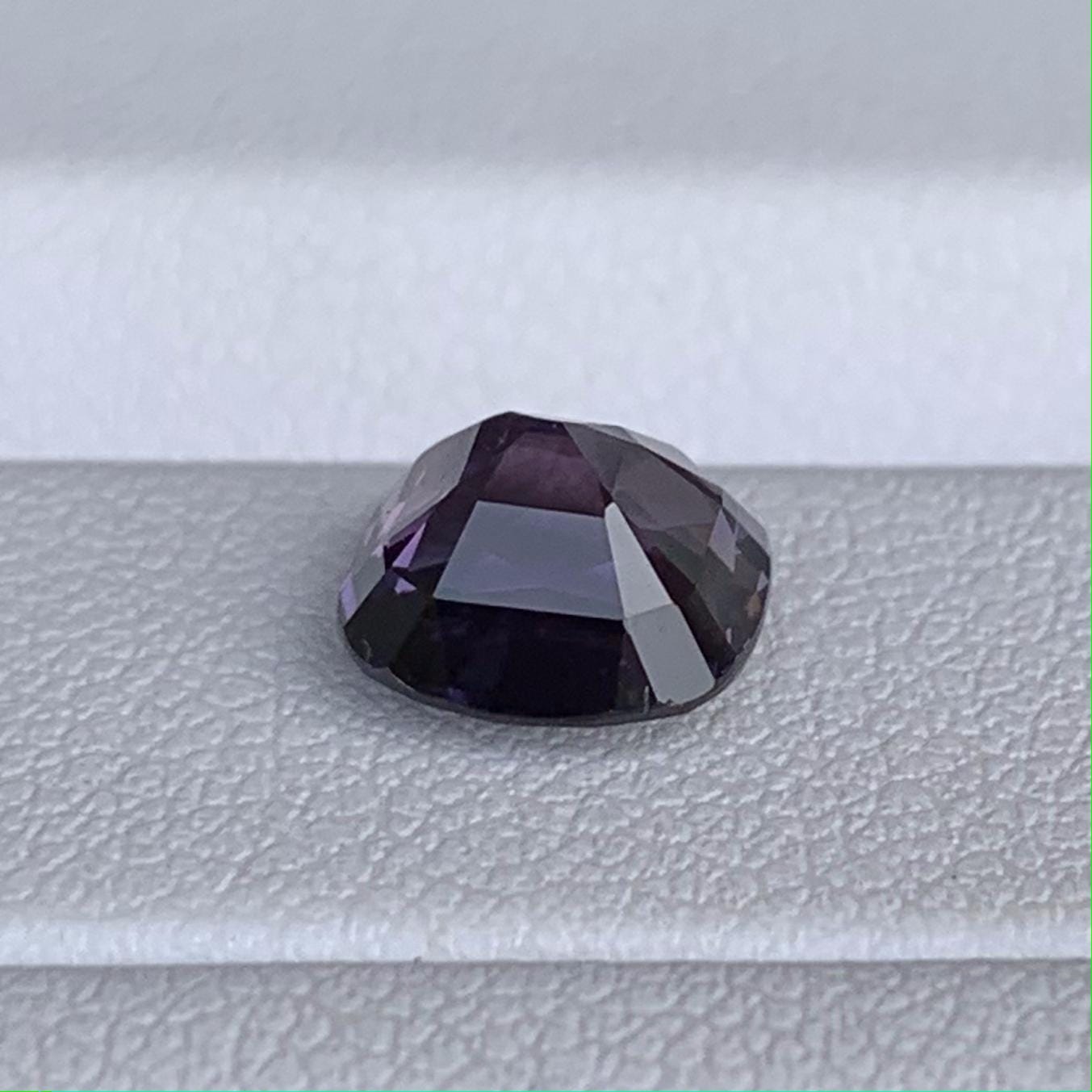 Natural Bi Color Sapphire 2.35ct - (H) - Baza Boutique