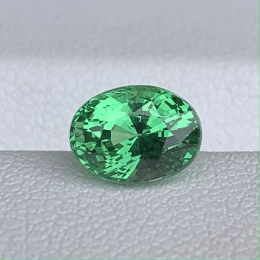 Natural Tsavorite Garnet 1.56ct - (UH) - Baza Boutique