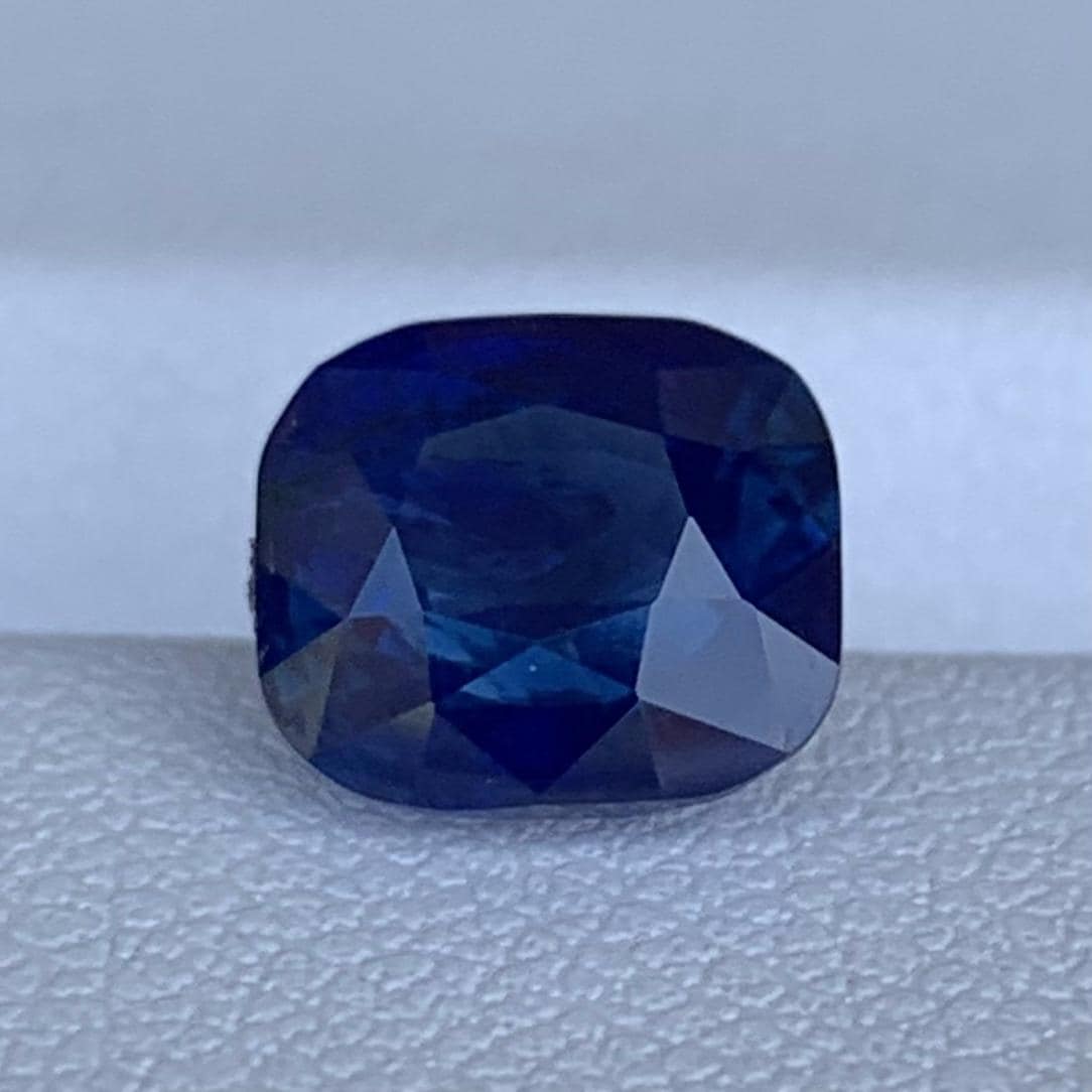 Unheated Ceylon Royal Blue Sapphire 2.64ct - (UH) - Baza Boutique