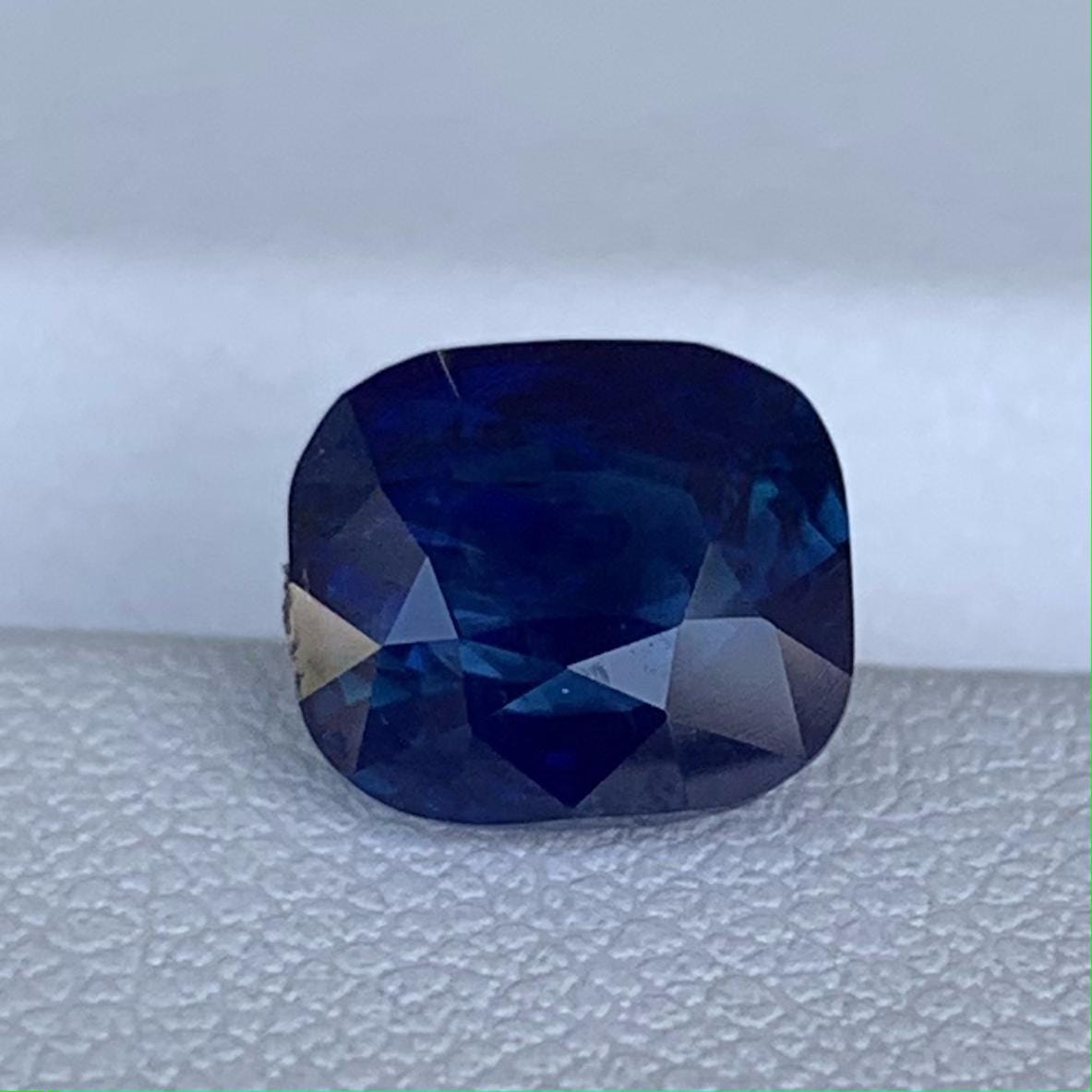 Unheated Ceylon Royal Blue Sapphire 2.64ct - (UH) - Baza Boutique