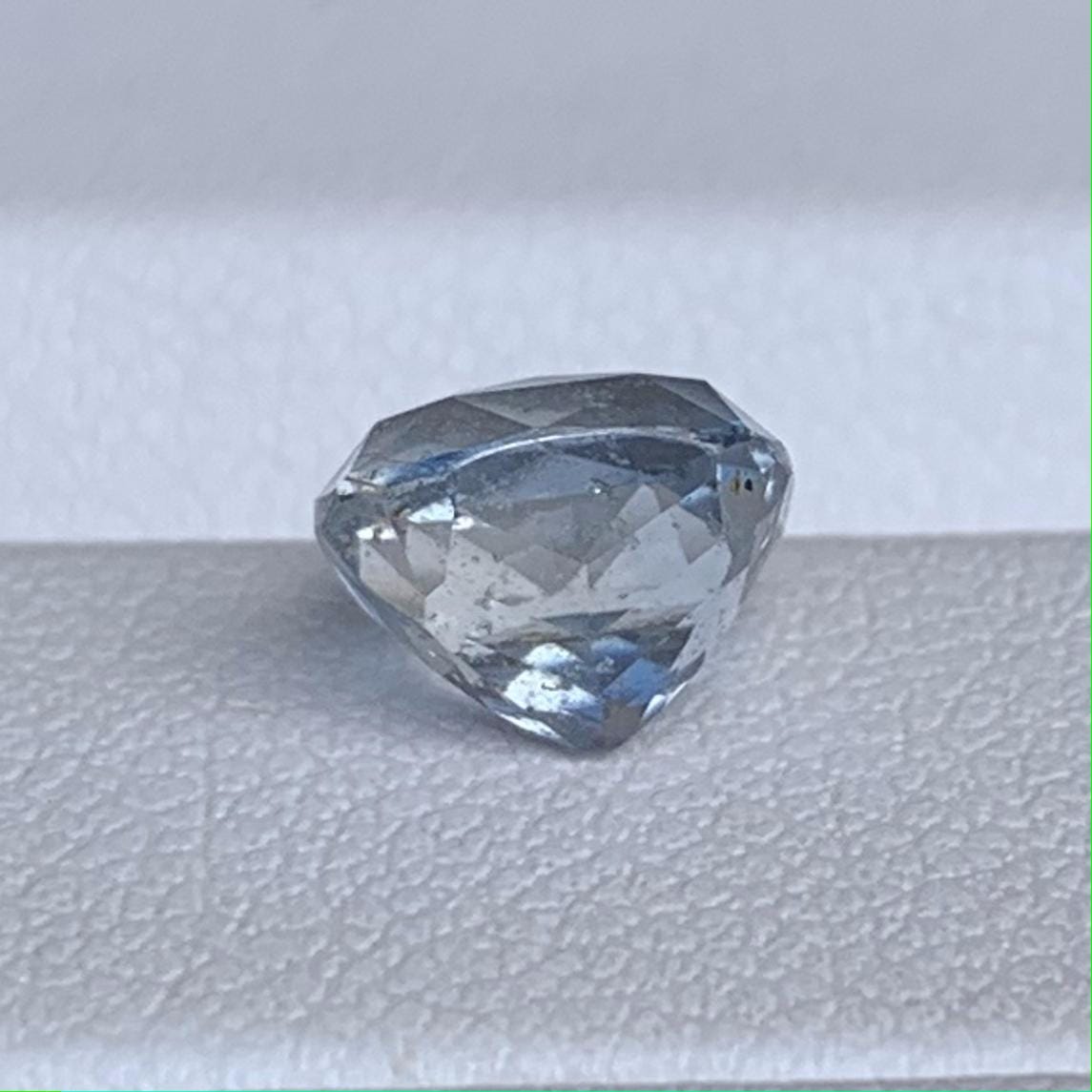 Natural Silver Sapphire 2.70ct - (UH) - Baza Boutique