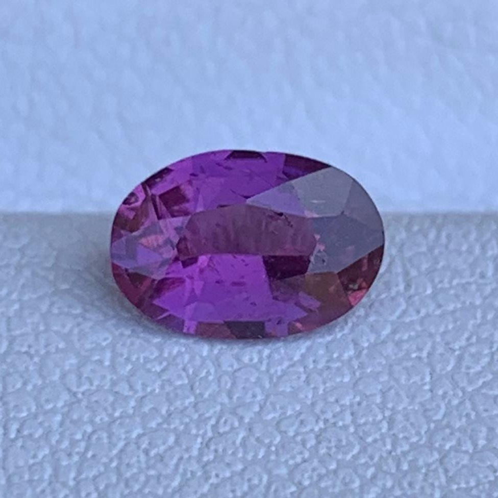 Natural Oval Cut Pink Sapphire 0.89ct - (H)