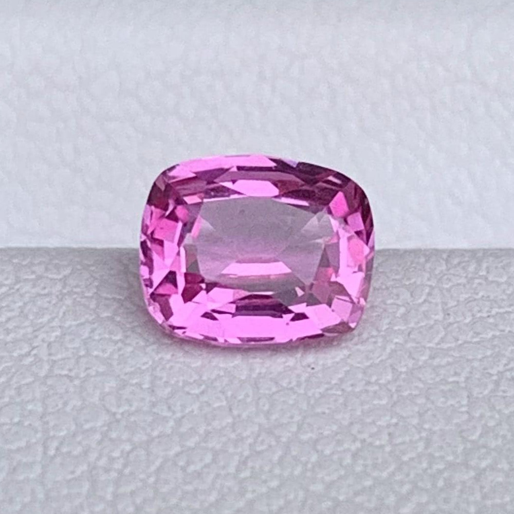 Natural Cushion Cut Pink Sapphire 0.88ct - (UH)