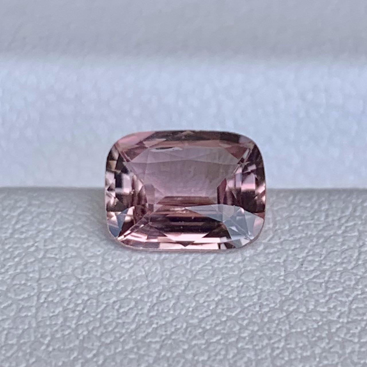 Natural Padparadscha Sapphire 1.25ct - (UH) - Baza Boutique