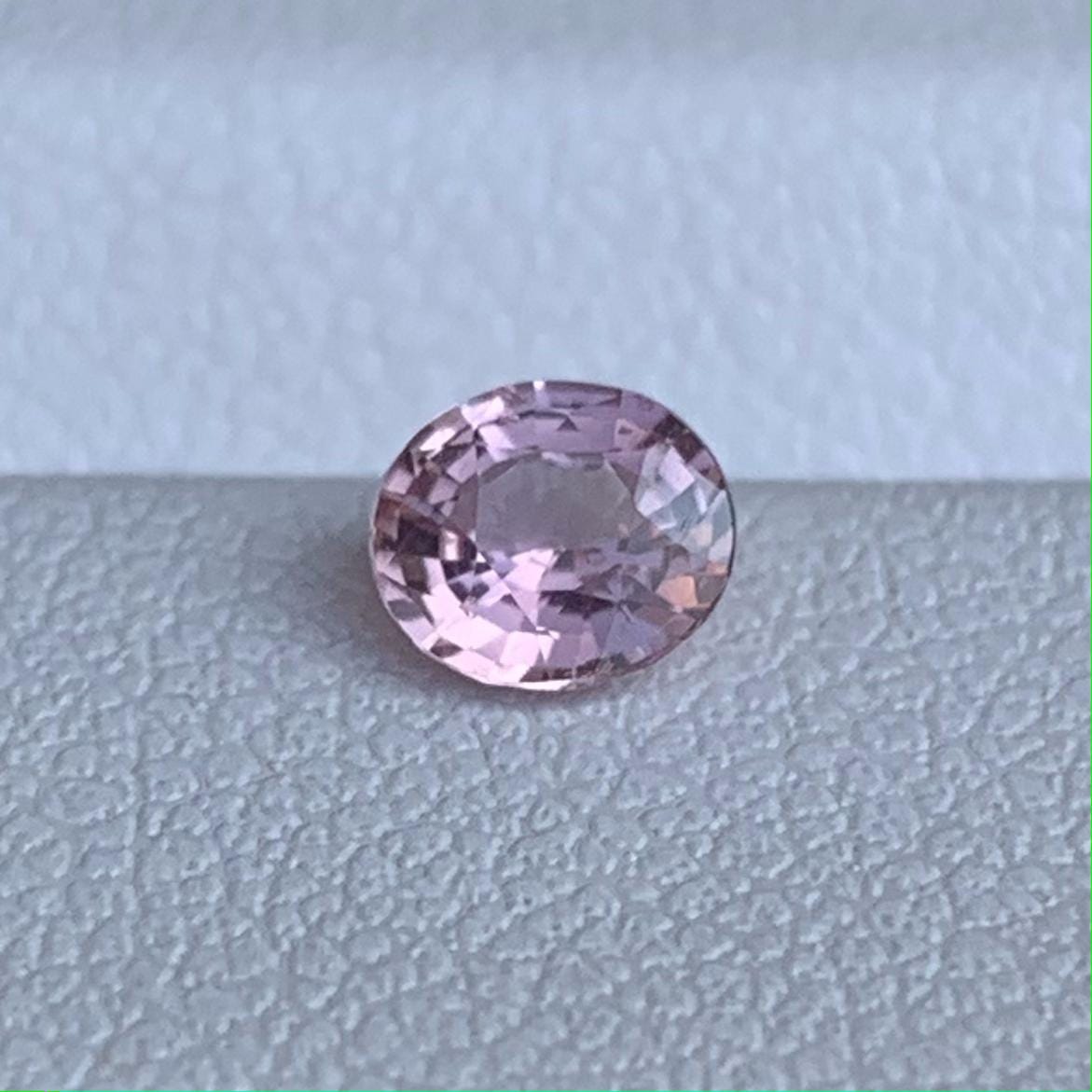 Natural Orangish Pink Padparadscha Sapphire 0.45ct - (UH)