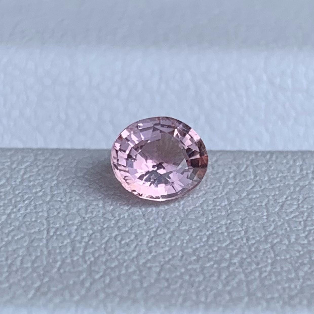 Natural Orangish Pink Padparadscha Sapphire 0.45ct - (UH)