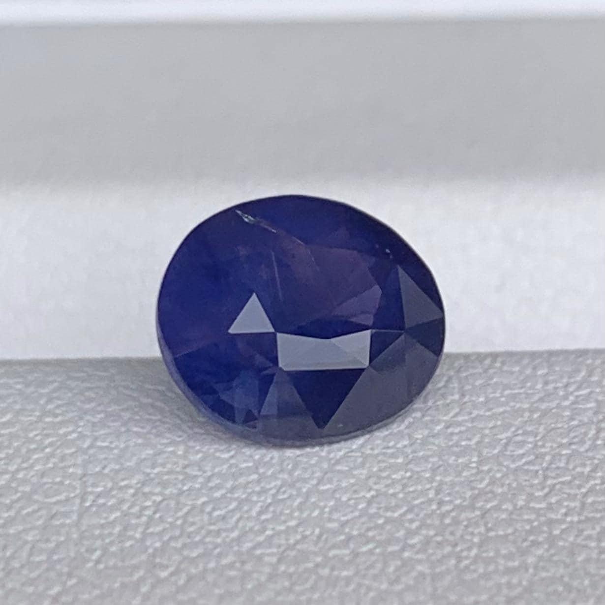 Rare Color Changing Blue Sapphire 2.50 - (UH) - Baza Boutique