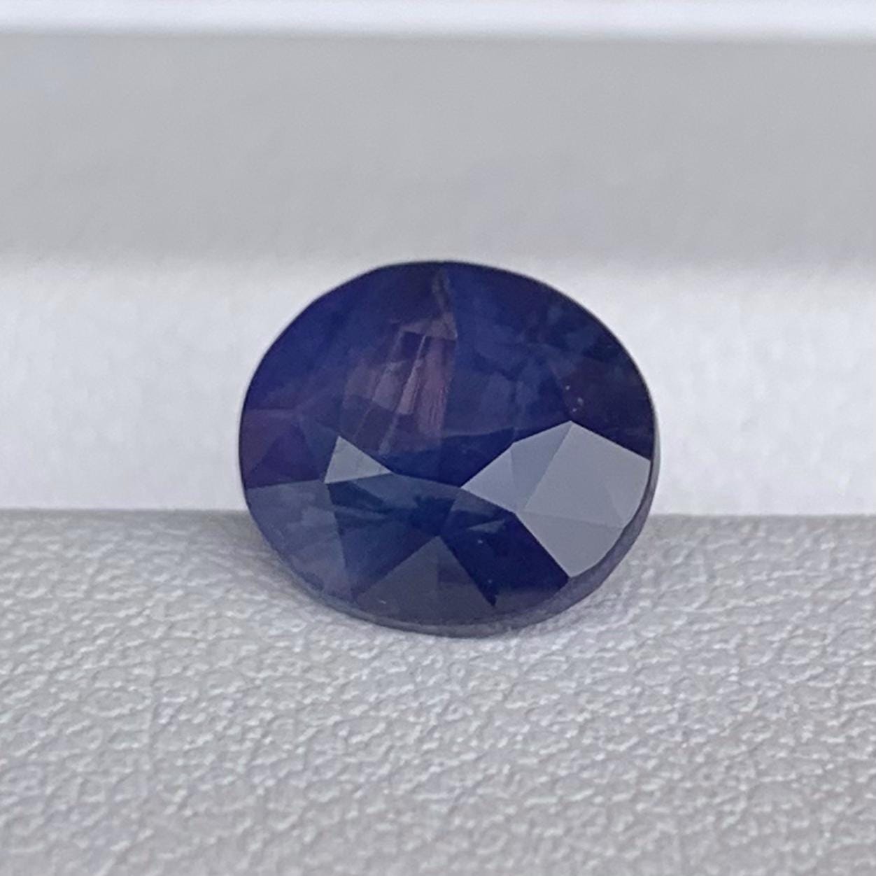 Rare Color Changing Blue Sapphire 2.50 - (UH) - Baza Boutique