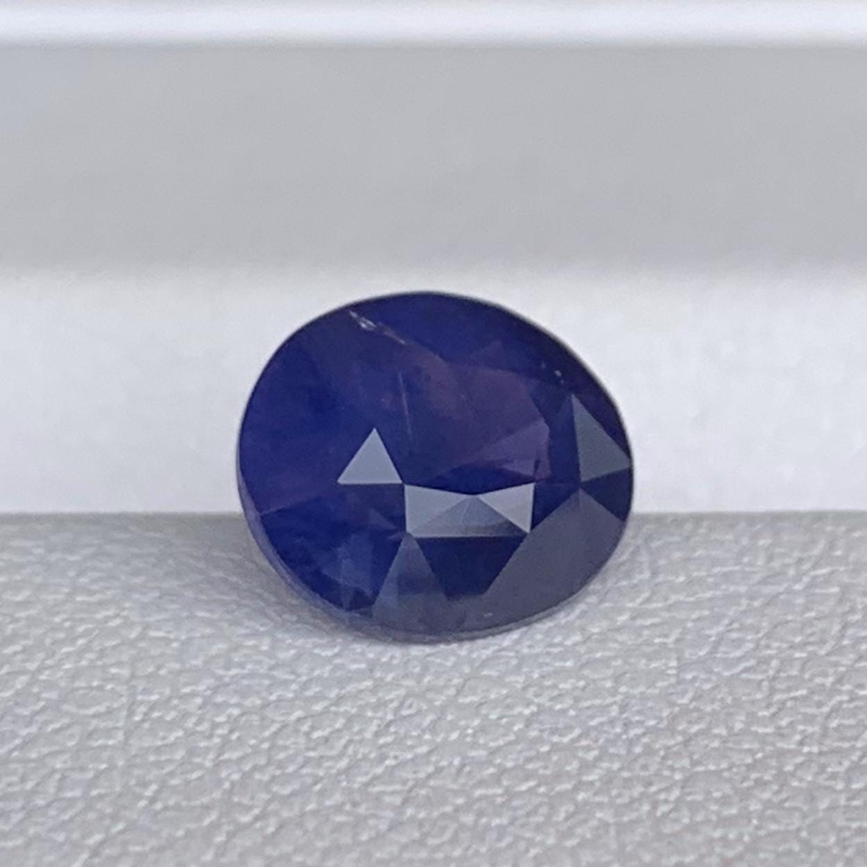 Rare Color Changing Blue Sapphire 2.50 - (UH) - Baza Boutique
