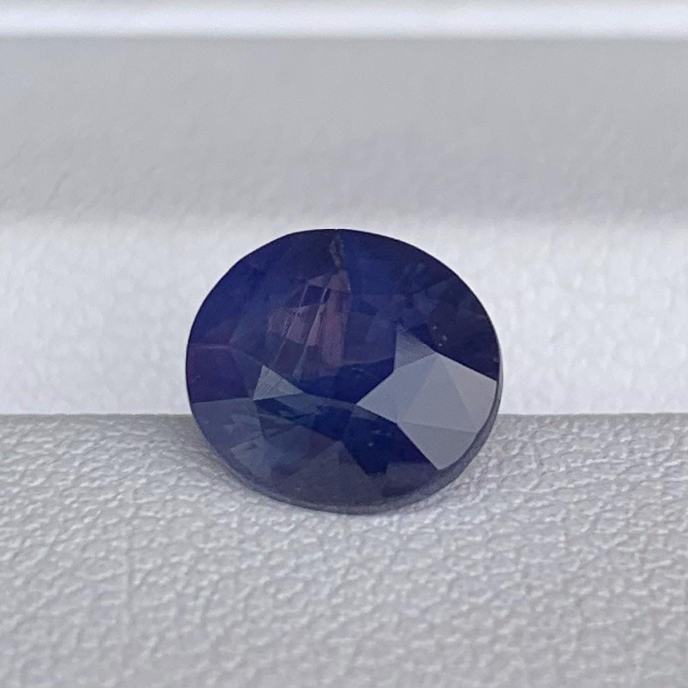 Rare Color Changing Blue Sapphire 2.50 - (UH) - Baza Boutique