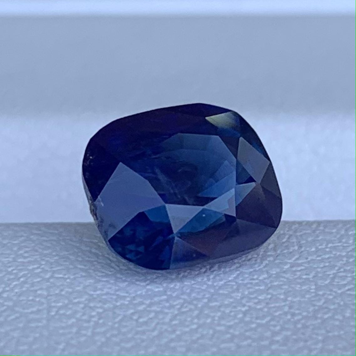 Unheated Ceylon Royal Blue Sapphire 2.64ct - (UH) - Baza Boutique