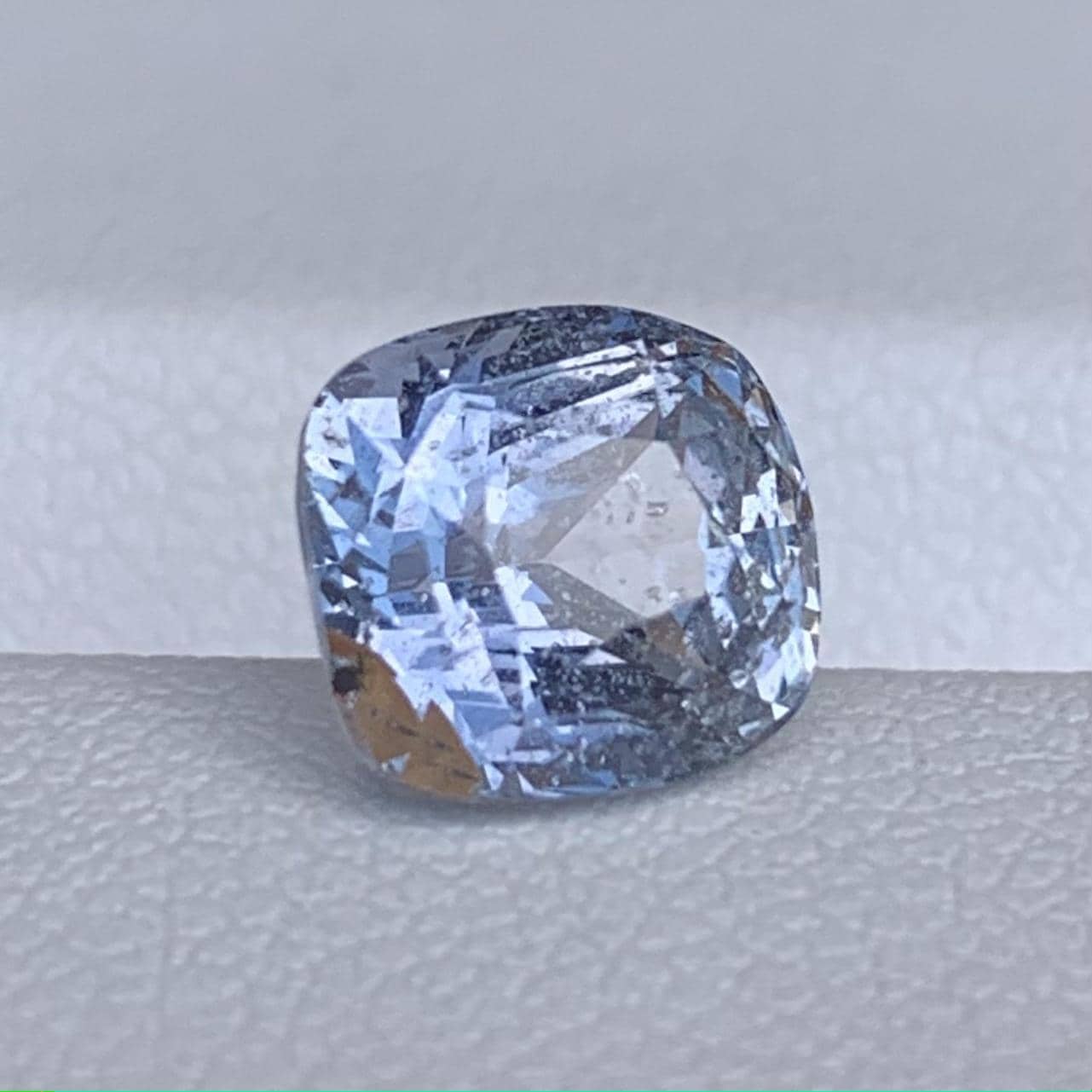 Natural Silver Sapphire 2.70ct - (UH) - Baza Boutique