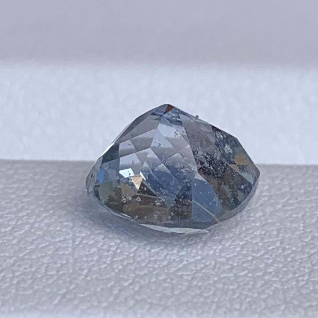 Natural Silver Sapphire 2.70ct - (UH) - Baza Boutique