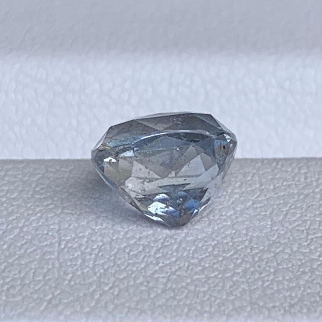 Natural Silver Sapphire 2.70ct - (UH) - Baza Boutique