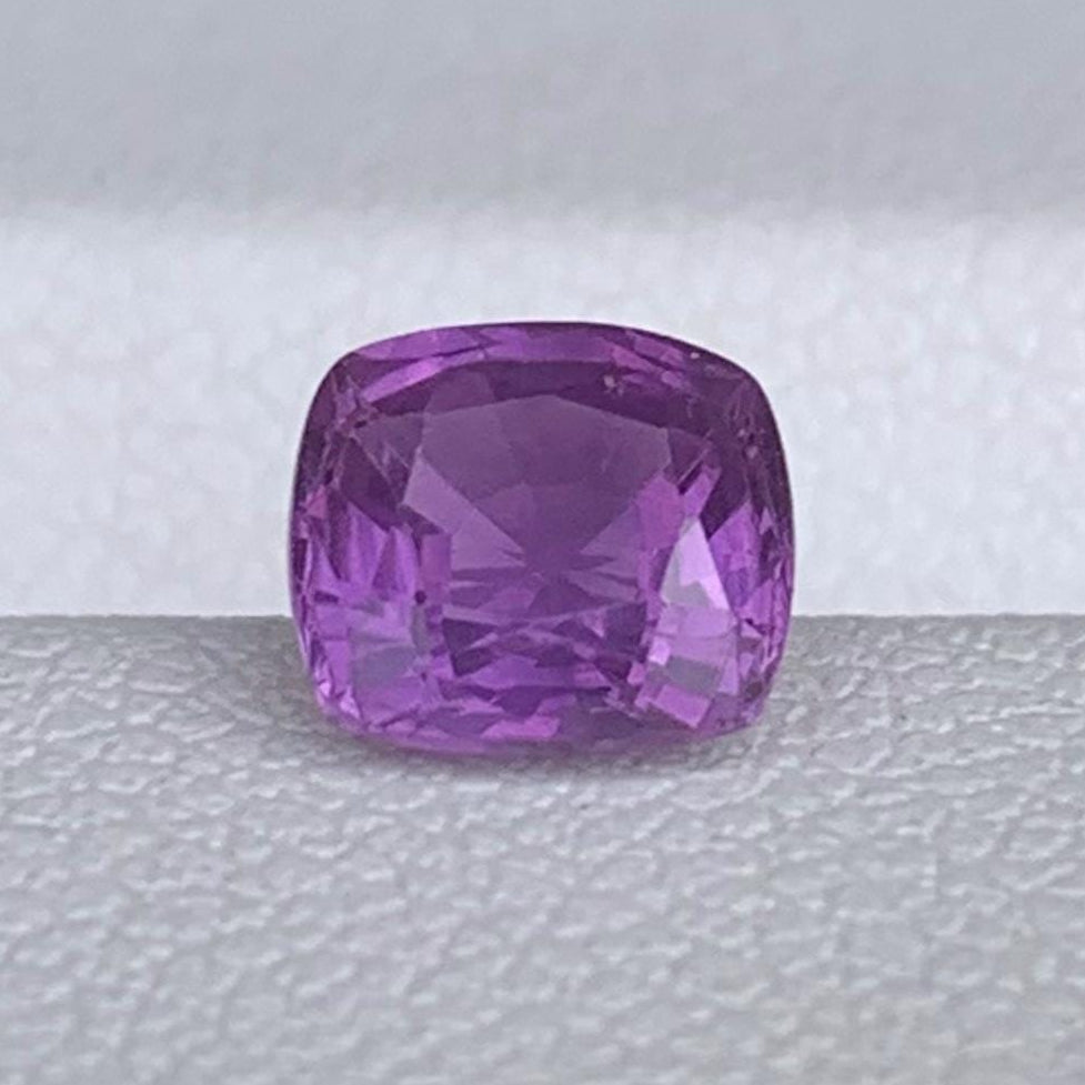Natural Cushion Cut Violet Sapphire 1.04ct - (UH)