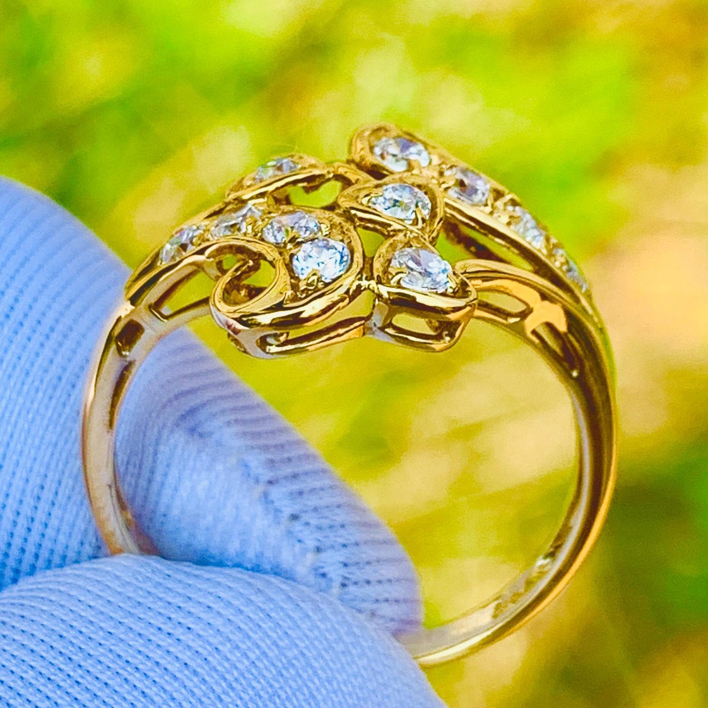 Natural Diamond Ring – 18K Yellow Gold