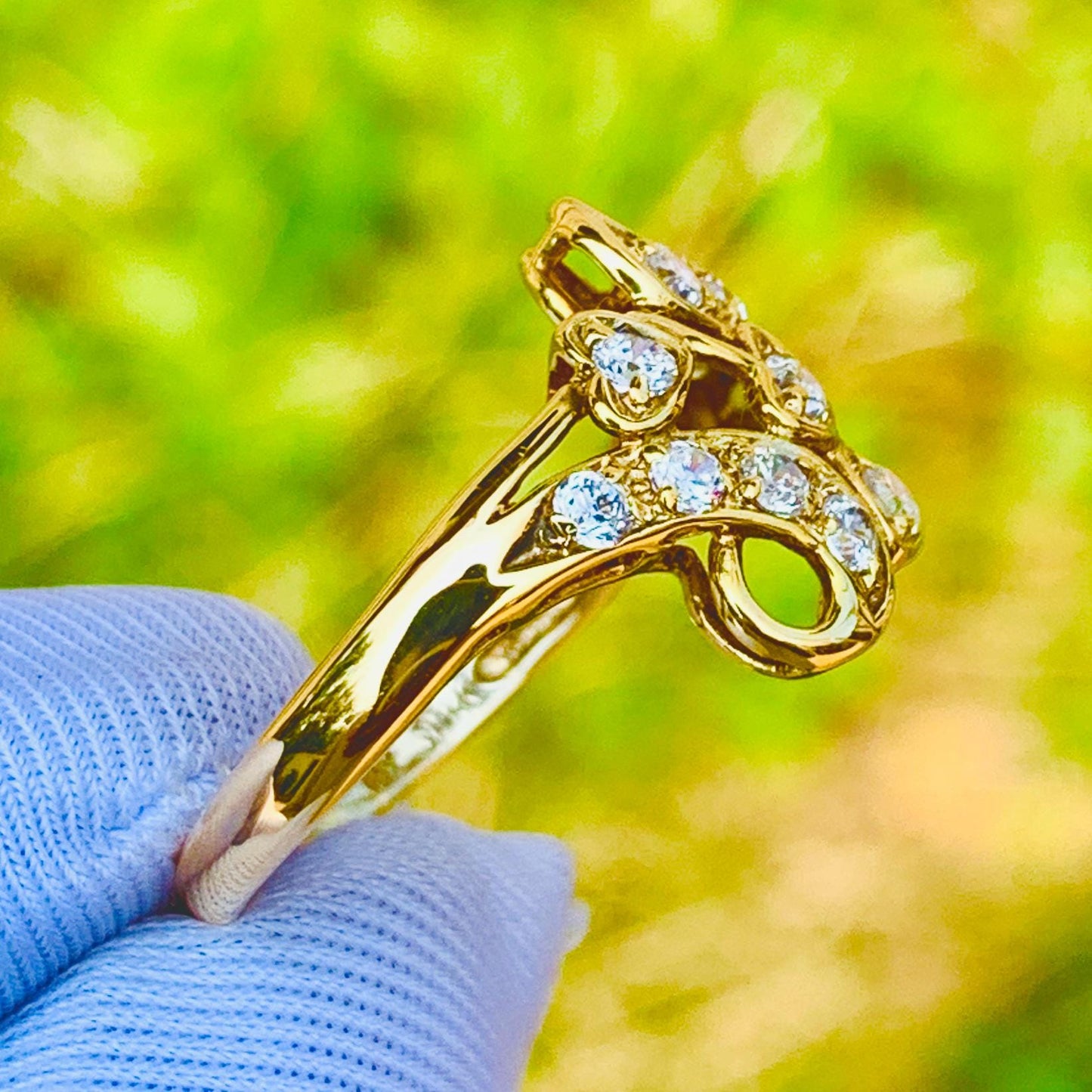 Natural Diamond Ring – 18K Yellow Gold